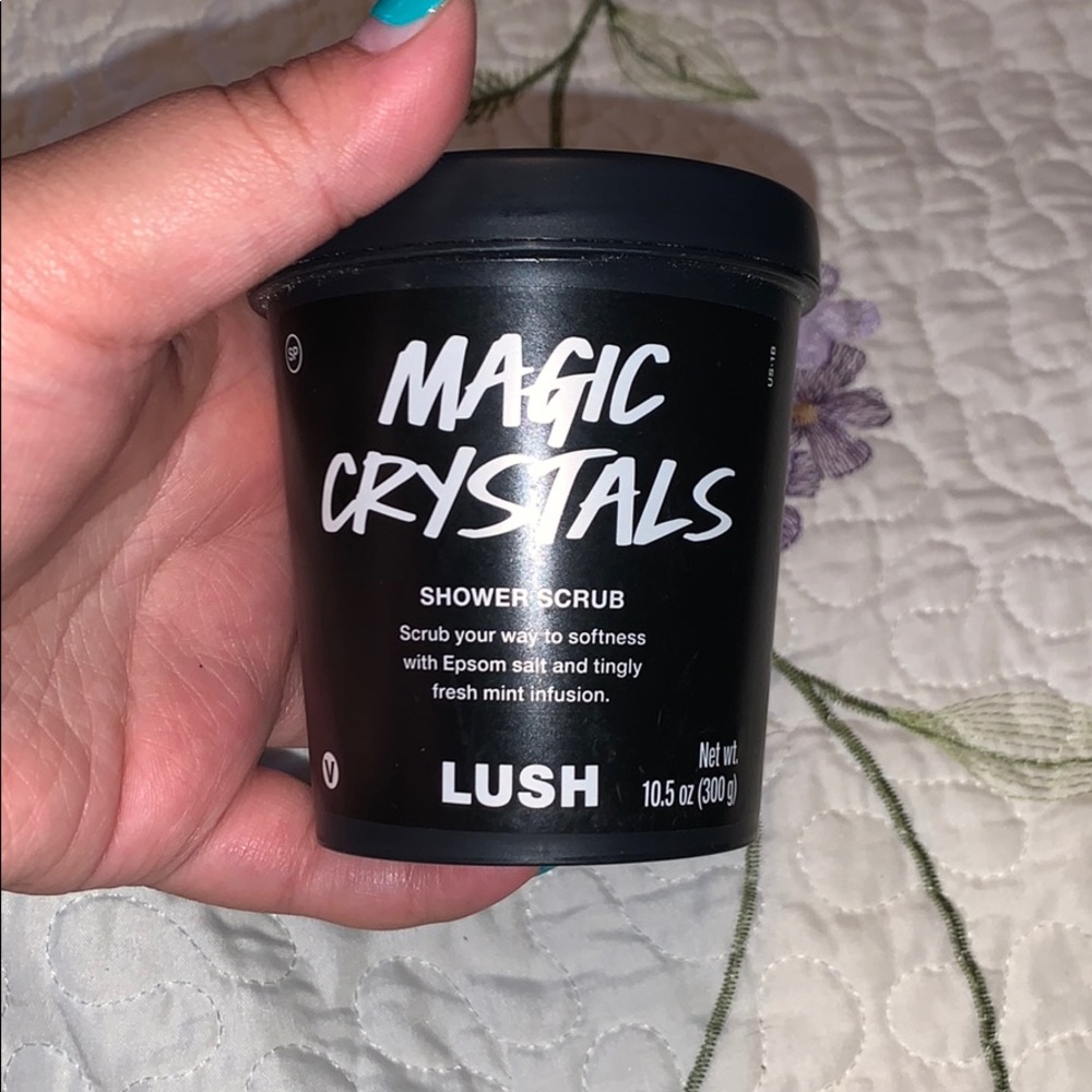 📌 BRAND NEW “Magic Crystal” scrub.